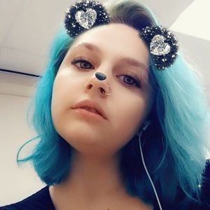 Meet your Posher, Rayven